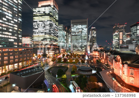 Night view of Tokyo Station Marunouchi Night view of Tokyo Station Marunouchi 137368998