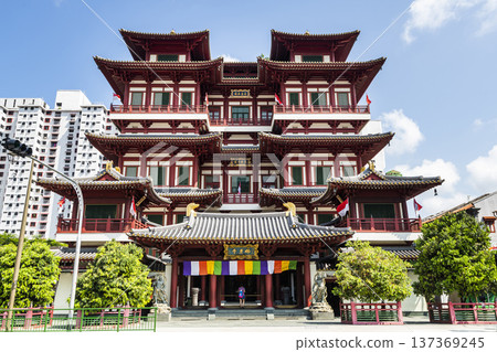 Building view of the Buddha Tooth Relic Temple and Museum in Chinatown, Singapore. This Tang-styled building design was inspired by the Buddhist Mandala. Building view of the Buddha Tooth Relic Temple and Museum in Chinatown, Singapore. This Tang-styled building design was inspired by the Buddhist Mandala. 137369245