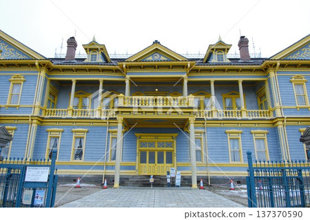 The beautiful blue-gray and yellow former Hakodate Ward Public Hall, a symbol of the Hakodate-Motomachi area The beautiful blue-gray and yellow former Hakodate Ward Public Hall, a symbol of the Hakodate-Motomachi area 137370590