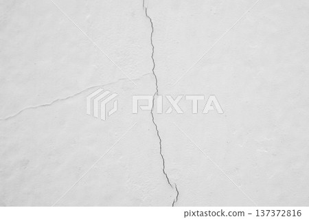 cracked concrete on white wall texture background 137372816