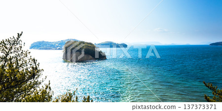 瀨戶內海香川縣小豆島漲潮時的天使之路 瀨戶內海香川縣小豆島漲潮時的天使之路 137373371