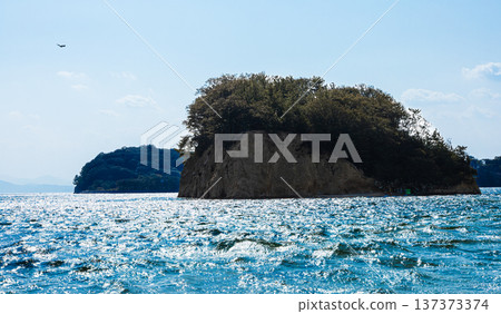 瀨戶內海香川縣小豆島漲潮時的天使之路 瀨戶內海香川縣小豆島漲潮時的天使之路 137373374