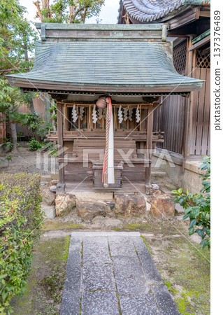 京都東山劍神社(今熊野地區的守護神) 分社:八幡神社、稻荷神社、春日神社 京都市東山區今熊野劍宮町 京都東山劍神社(今熊野地區的守護神) 分社:八幡神社、稻荷神社、春日神社 京都市東山區今熊野劍宮町 137376489