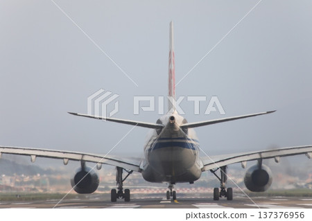 airplane airplane 137376956