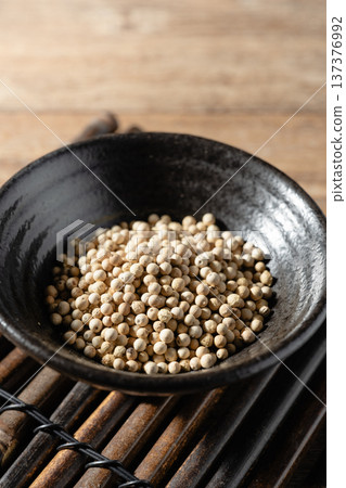 White pepper 137376992