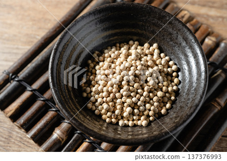 White pepper 137376993