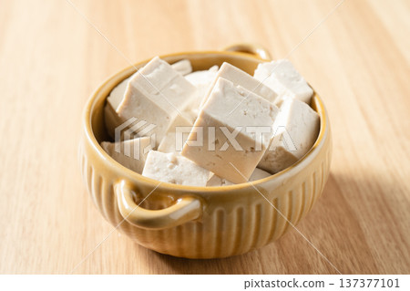Tofu Tofu 137377101
