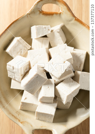 Tofu Tofu 137377110