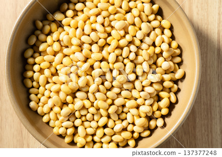 soy beans  137377248