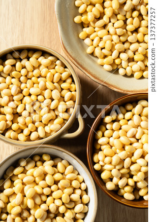 soy beans  137377257