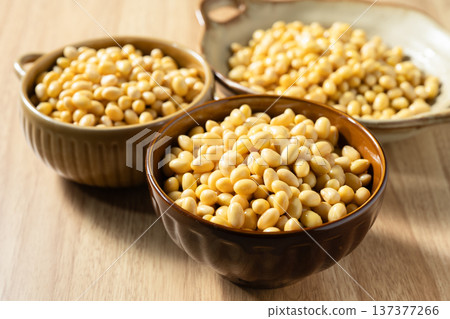 soy beans soy beans 137377266