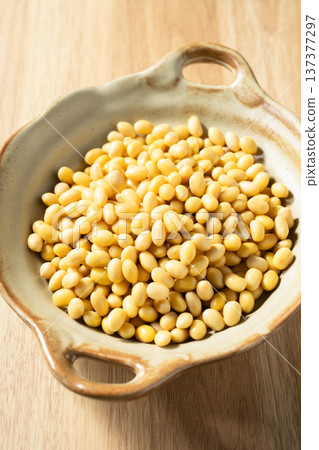 soy beans soy beans 137377297