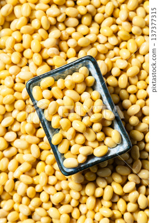soy beans soy beans 137377315