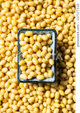 soy beans soy beans 137377316