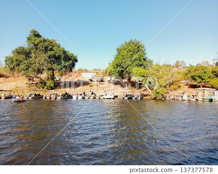 波札那喬貝國家公園的檢查站(遊船入口) 波札那喬貝國家公園的檢查站(遊船入口) 137377578