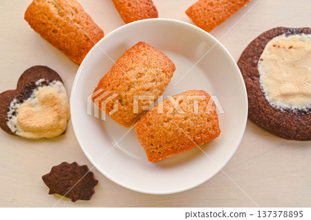 Financiers and s'mores cookies Financiers and s'mores cookies 137378895
