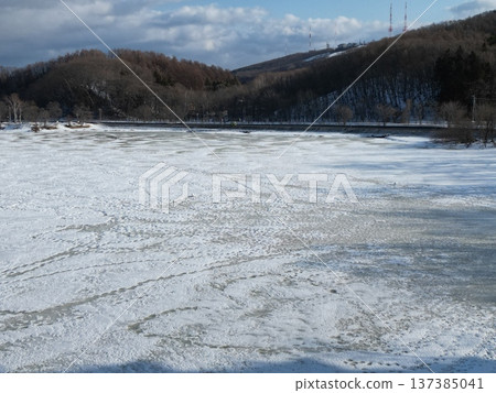 Aerial view of the winter scenery of Lake Abashiri, completely frozen over 137385041
