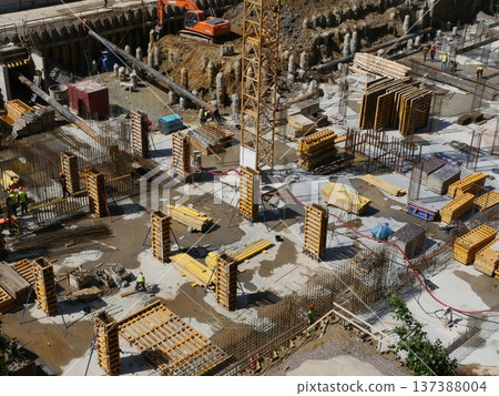 Construction of the foundation of the underground floor of a multi-story building Construction of the foundation of the underground floor of a multi-story building 137388004