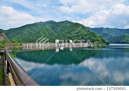 Lake Okutama, dam embankment lake side (summer, June) 137389001