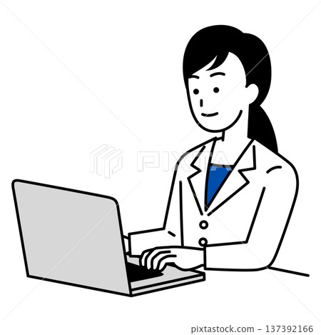 女醫生正在使用筆記型電腦 137392166