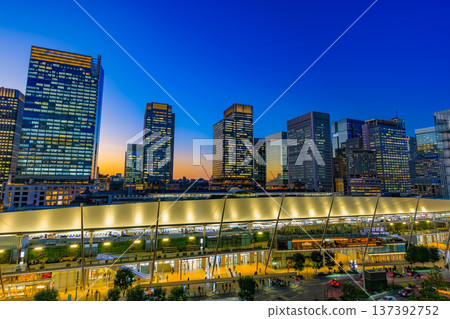 Tokyo, Chiyoda Ward, Marunouchi, Tokyo Station night view (from Yaesu Terrace, Tokyo Midtown Yaesu) 137392752
