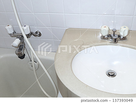 Wash basin Wash basin 137393049