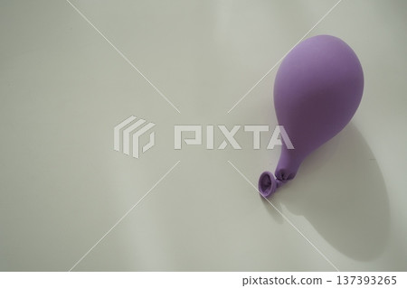 Deflated balloon (1) Deflated balloon (1) 137393265