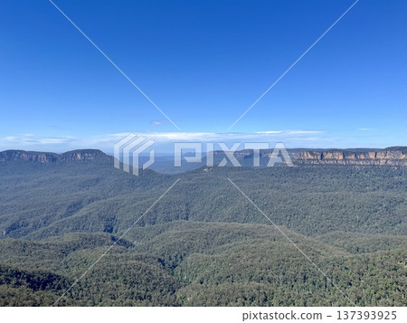 壯麗的全景,遠處是藍山。 壯麗的全景,遠處是藍山。 137393925
