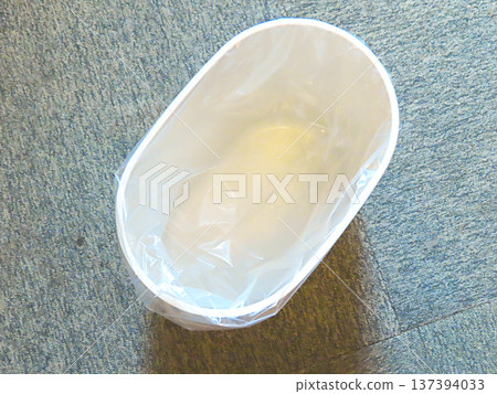 Simple trash can Simple trash can 137394033