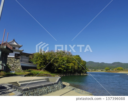 從比治川眺望大津城(愛媛縣大津市) 從比治川眺望大津城(愛媛縣大津市) 137396088