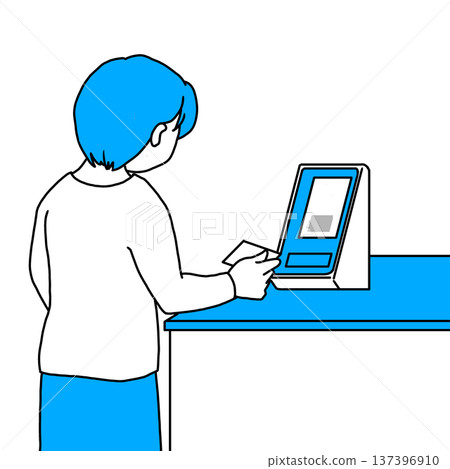 一位女士正在接受她的「我的號碼卡」申請。 137396910