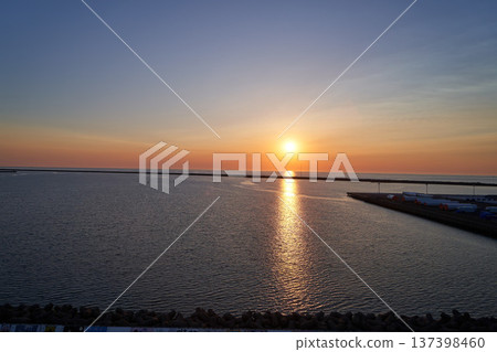 Sunset at Noshiro Port, Omoriyama, Noshiro City, Akita Prefecture 137398460