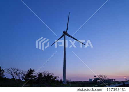 Sunset at Noshiro Port, Omoriyama, Noshiro City, Akita Prefecture 137398481