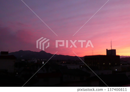 北面岩手縣盛岡市的春日傍晚景色 北面岩手縣盛岡市的春日傍晚景色 137400811