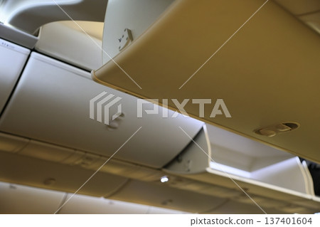 luggage rack 137401604