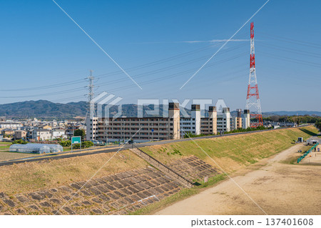Promenade on the right bank of the Kizu River, Joyo City, Kyoto Prefecture Promenade on the right bank of the Kizu River, Joyo City, Kyoto Prefecture 137401608