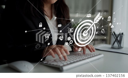 Identifying Target Customers for Effective Marketing Muxer 137402156