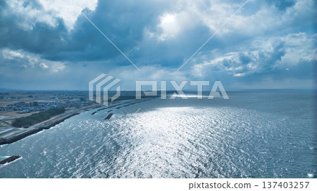 As spring approaches, offshore wind turbines and other facilities along the Toyama Bay coast 137403257