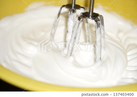 Making whipped cream 03 Making whipped cream 03 137403400