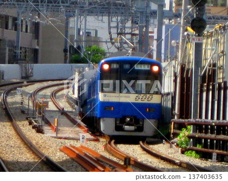 2012年9月24日 京急機場線小路屋-大鳥居段高架工程正在進行中 600系列 2012年9月24日 京急機場線小路屋-大鳥居段高架工程正在進行中 600系列 137403635