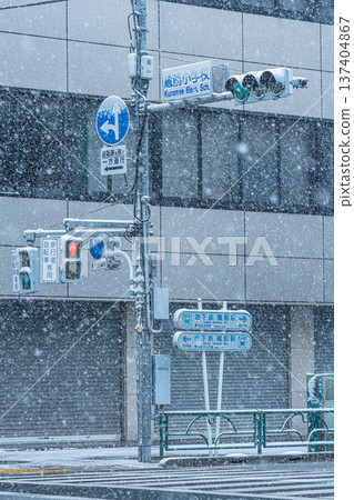 日本東京淺草的雪景 日本東京淺草的雪景 137404867