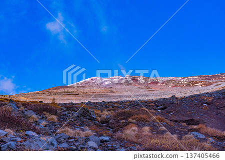 (Shizuoka Prefecture) Mount Fuji's first snowfall: View of the summit from the Hoei Crater (Shizuoka Prefecture) Mount Fuji's first snowfall: View of the summit from the Hoei Crater 137405466