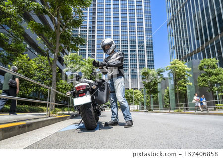 品川駕駛大型美國自行車巡遊 137406858