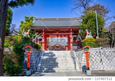 Shinmon Gate of Higashifushimi Inari Shrine, Nishitokyo City, Tokyo Shinmon Gate of Higashifushimi Inari Shrine, Nishitokyo City, Tokyo 137407312