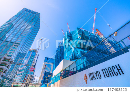 New landscape of Tokyo cityscape in Japan. TOKYO TORCH Cranes in Otemachi. To the astonishing tower New landscape of Tokyo cityscape in Japan. TOKYO TORCH Cranes in Otemachi. To the astonishing tower 137408223