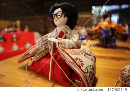 Knitter girl power! 137409249