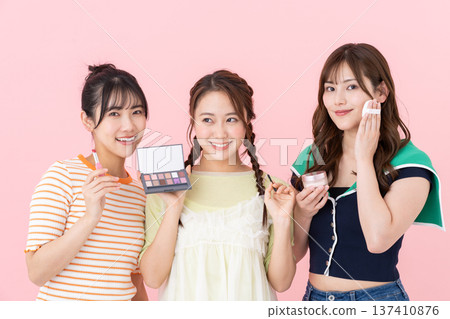 年輕的女人來彌補 年輕的女人來彌補 137410876