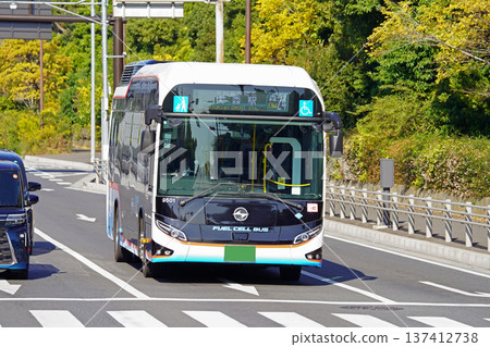 Keikyu Bus' fuel cell bus "SORA" (wide) running near Ota Market Keikyu Bus' fuel cell bus "SORA" (wide) running near Ota Market 137412738