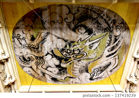 [Kanagawa] Engakuji Temple in Spring: The dynamic white dragon painting in the Buddhist hall 137419239