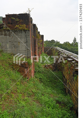 東方的馬丘比丘：別西銅礦托諾代拉地區礦石儲存設施遺址的磚牆和巨型石牆遺跡 137420493
